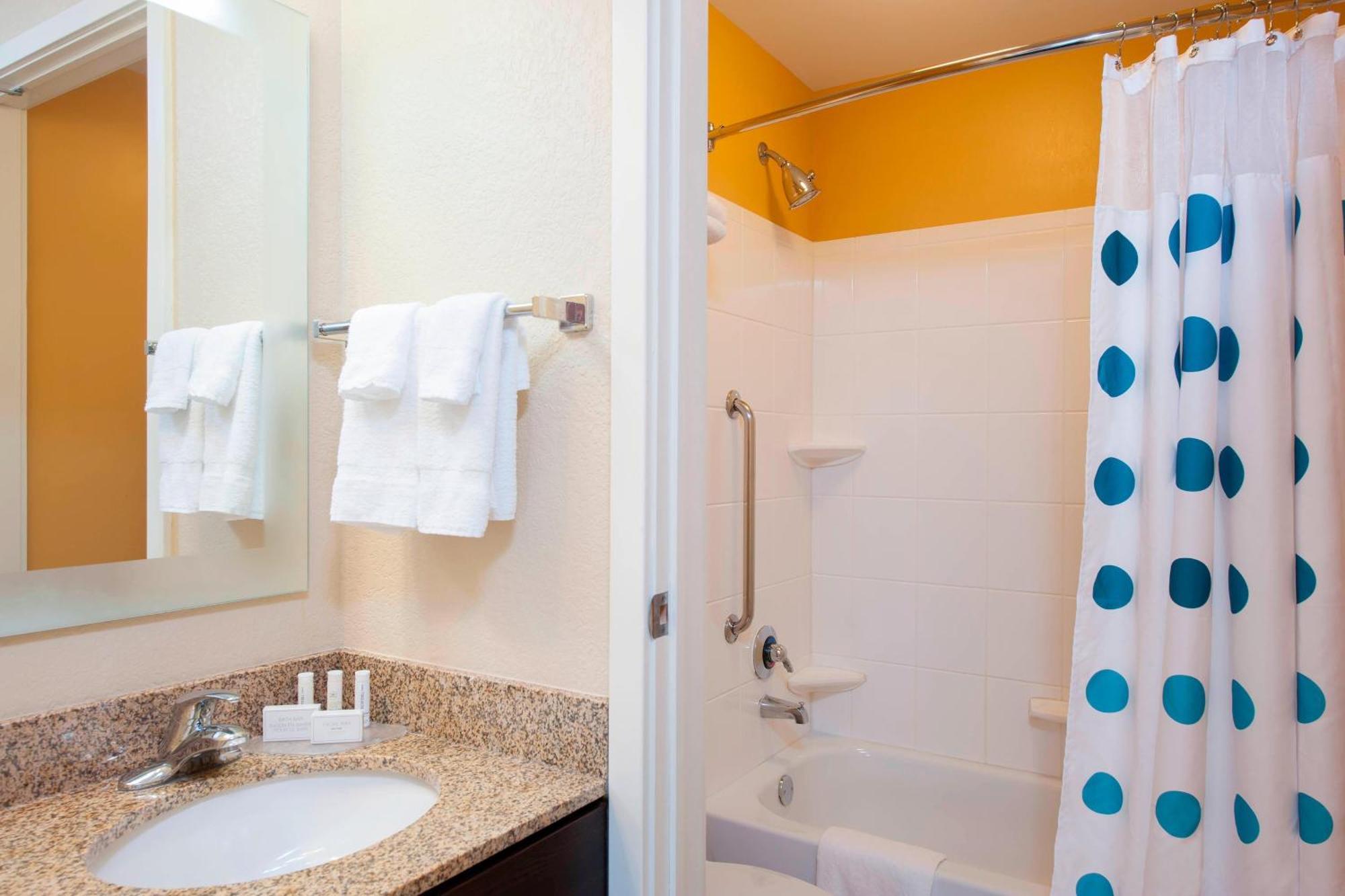 Johnston Towneplace Suites Des Moines Urbandale מראה חיצוני תמונה